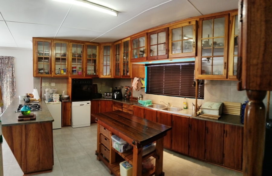 4 Bedroom Property for Sale in Van Riebeeck Hoogte Eastern Cape